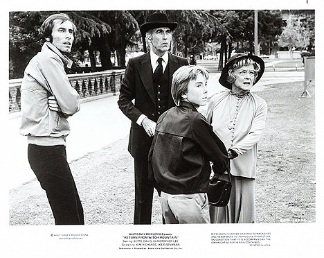 Anthony James, Christopher Lee, Ike Eisenmann, Bette Davis - Return from Witch Mountain - Lobby Cards