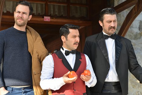 Batuhan Aydar, Kerem Muslugil, Mert Carim - Yalaza - Episode 17 - Filmfotos