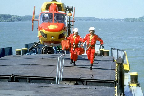 Serge Falck, Urs Remond - Medicopter 117 – A légimentők - Embercsempészek - Filmfotók