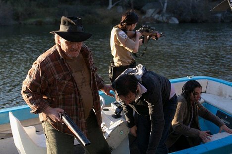 Robert Craighead, Matt Mercer, Neka Zang - Dam Sharks - De la película