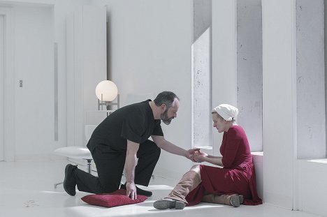 Gil Bellows, Elisabeth Moss - Príbeh služobníčky - Hrdinstvo - Z filmu