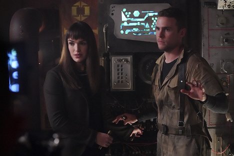 Elizabeth Henstridge, Iain De Caestecker - Agents of S.H.I.E.L.D. - Collision Course, Part 2 - Photos