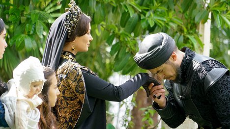 Nurgül Yeşilçay, Tugay Mercan - Magnificent Century: Kosem - Gayrımeşrû Şehzâde! - Photos