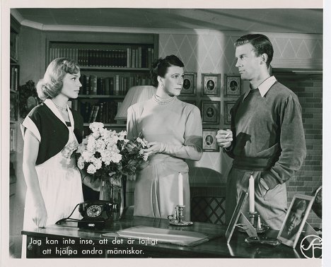 Ingrid Thulin, Ester Roeck Hansen, Claus Wiese - Victory of Love - Lobby Cards