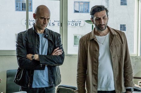 Mark Strong - Deep State - Stare nawyki - Z filmu