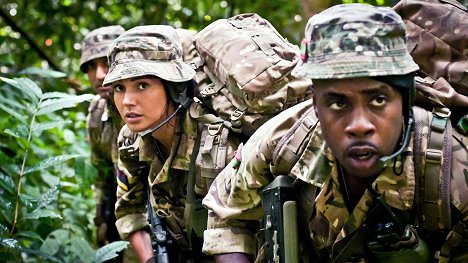 Michelle Keegan, Rolan Bell - Our Girl - Nigeria, Belize and Bangladesh Tours: Episode 3 - Z filmu