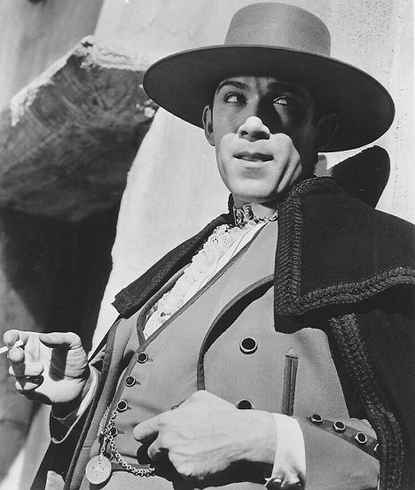 Anthony Quinn - Blood and Sand - Photos