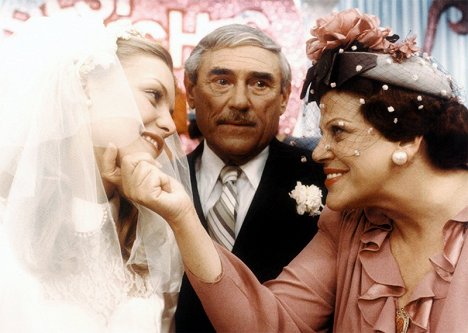 Michelle Pfeiffer, Herbert Rudley, Kaye Ballard - Falling in Love Again - Filmfotók