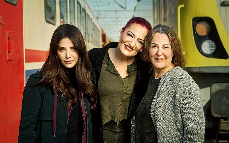 Özge Gürel, Candan Erçetin, Sumru Yavrucuk - Annem - Forgatási fotók