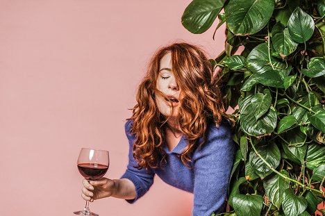 Grace Rouvray - 600 Bottles of Wine - Promoción