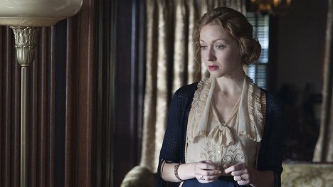 Gretchen Mol - Boardwalk Empire - What Does the Bee Do? - Photos