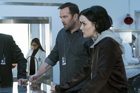 Sullivan Stapleton, Jaimie Alexander - Mrtvý bod - Though This Be Madness, Yet There Is Method In't - Z filmu