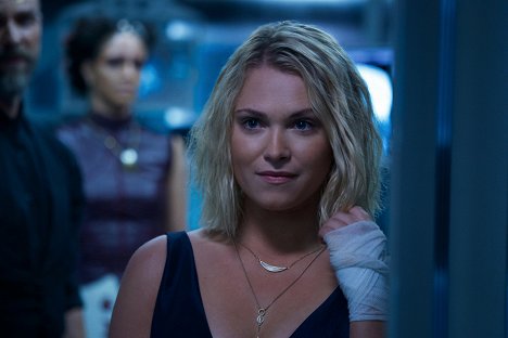 Eliza Taylor - The 100 - The Face Behind the Glass - Photos