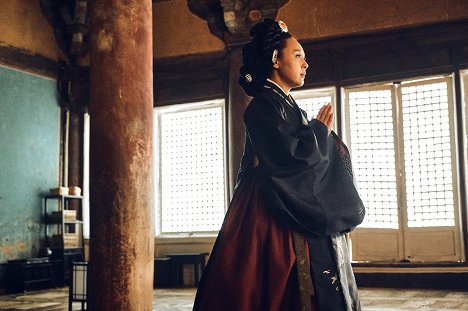 Mi-sun Jeon - The King's Letters - Photos