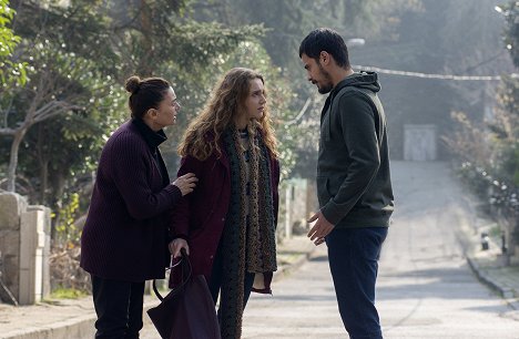 Hatice Aslan, Ahsen Eroğlu, Caner Şahin - Kuzgun - Episode 4 - Film