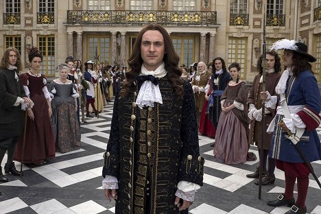 George Blagden - Versailles - Odhalení - Z filmu