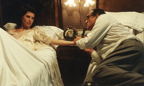 Fanny Ardant, Vittorio Gassman - Rodina - Z filmu