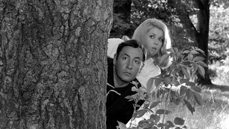 Philippe Noiret, Catherine Deneuve - Leben im Schloss - Filmfotos