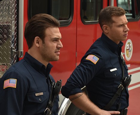 Ryan Guzman, Oliver Stark - 911 L.A. - Ocean’s 911 - Filmfotók