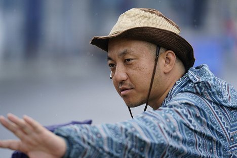 Kazuya Shiraishi - Nagi mači - Van de set