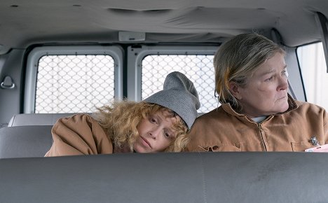 Natasha Lyonne, Kate Mulgrew - Orange Is the New Black - Bäckerdutzend - Filmfotos