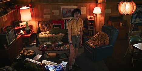 Finn Wolfhard - Stranger Things - Chapter Two: The Mall Rats - Photos