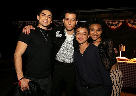 Season 3 World Premiere - Diego Tinoco, Rob Raco, Jason Genao, Sierra Capri - Stranger Things - Season 3 - Événements