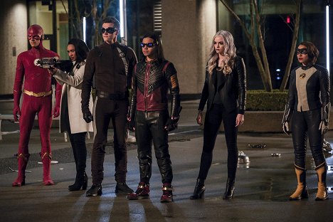 Grant Gustin, Candice Patton, Hartley Sawyer, Carlos Valdes, Danielle Panabaker, Jessica Parker Kennedy - The Flash - Legacy - Photos