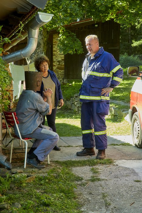 Jana Boušková, Martin Zahálka - Policie Modrava - Muž v pozadí - Film