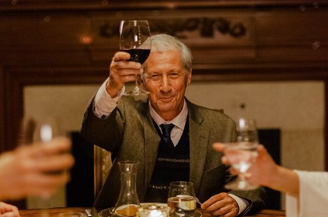 Charles Shaughnessy - Harry & Meghan: Becoming Royal - Do filme