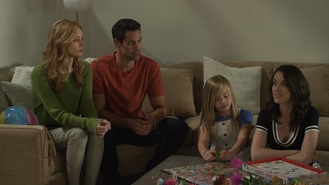 Jessica Morris, Jason-Shane Scott, Ashlynn Yennie - The Wrong Mommy - Do filme