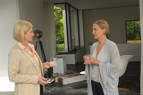 Astrid M. Fünderich, Niki Finger - SOKO Stuttgart - Viel Liebe - De la película