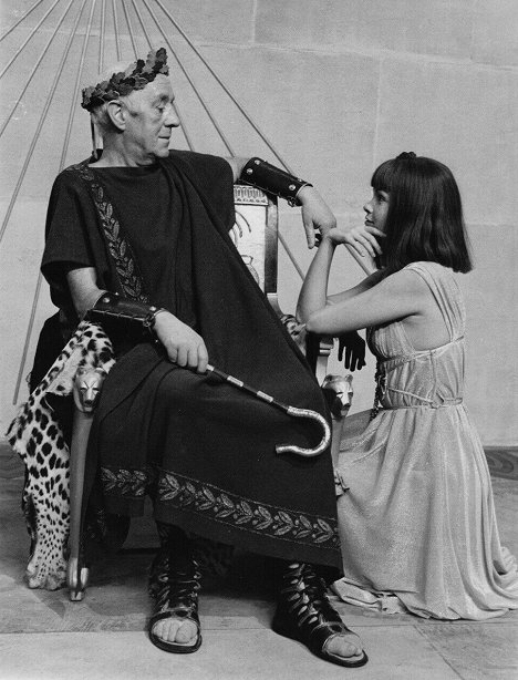 Alec Guinness, Geneviève Bujold - Caesar and Cleopatra - Photos