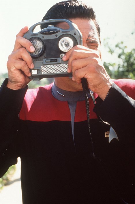 Robert Beltran - Star Trek - Raumschiff Voyager - In Fleisch und Blut - Filmfotos