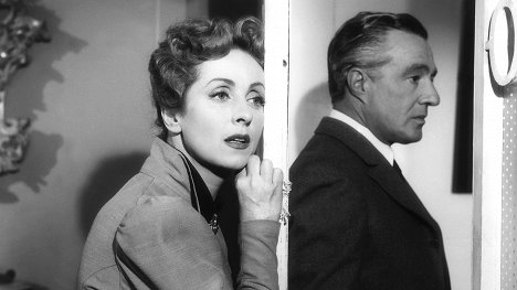 Danielle Darrieux, Vittorio De Sica - The Earrings of Madame de… - Photos