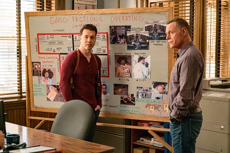 Jon Seda, Jason Beghe - Chicago P.D. - What Could Have Been - Photos