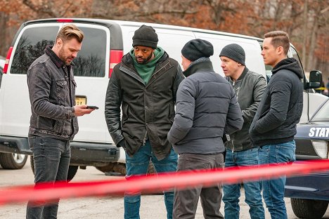 Patrick John Flueger, Laroyce Hawkins, Jon Seda, Jesse Lee Soffer - Chicago P.D. - Więzi - Z filmu