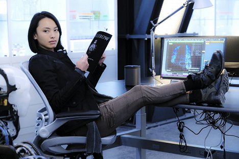 Levy Tran - MacGyver - Ligar + Rogues + Duty - Photos