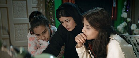 Nora Al Awadh, Mila Alzahrani, Dae Al Hilali - Ideální kandidát - Z filmu