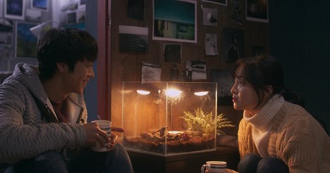 Hee-seop Shim, Hye-seong Jeong - Meiteu - Van film