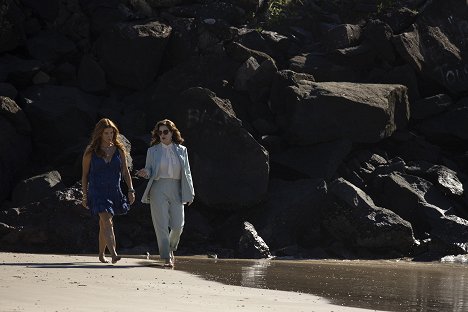 Poppy Montgomery, Marcia Gay Harden - Reef Break - The Hohenzollern Collection - De la película