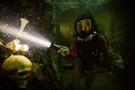Brianne Tju - 47 Meters Down: Uncaged - Photos