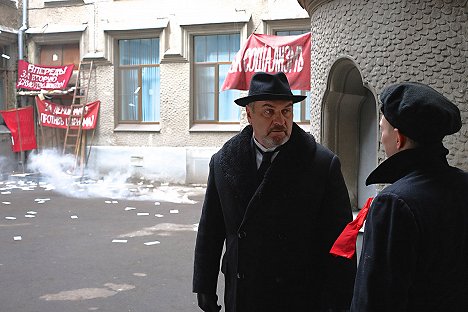 Aleksandr Baluev - Lenin. Něizběžnosť - Kuvat elokuvasta