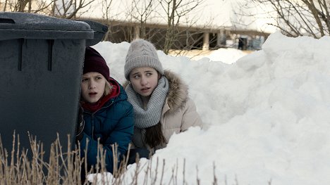 Leonard Valestrand Eike, Hannah Raanes-Holm - ZombieLars - Season 3 - Filmfotók