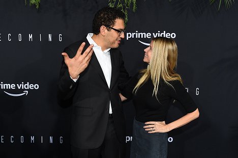 Premiere of Amazon Studios' 'Homecoming' at Regency Bruin Theatre on October 24, 2018 in Los Angeles, California - Sam Esmail - Homecoming - Season 1 - De eventos