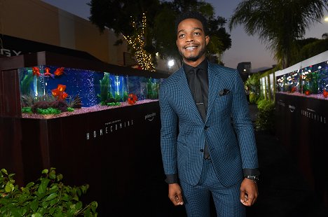 Premiere of Amazon Studios' 'Homecoming' at Regency Bruin Theatre on October 24, 2018 in Los Angeles, California - Stephan James - Homecoming - Série 1 - Z akcí