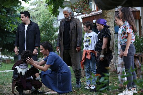 Burak Kut, Yusuf Gökhan Atalay, Demir Saygı, Doruk Kaan Aslan, Leya Kırşan - Tozkoparan - Episode 11 - Del rodaje