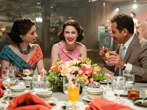 Marin Hinkle, Rachel Brosnahan, Tony Shalhoub - The Marvelous Mrs. Maisel - We're Going to the Catskills! - Filmfotos