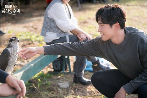 Jin-woong Min - Memories of the Alhambra - Tournage