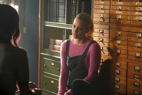 Lili Reinhart - Riverdale - Chapter Fifty-Four: Fear the Reaper - Photos